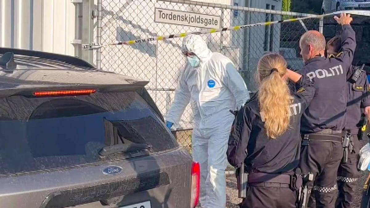Politiet har mange tekniske spor etter gullsmedranet – Eieren hentet i heldekkende drakt