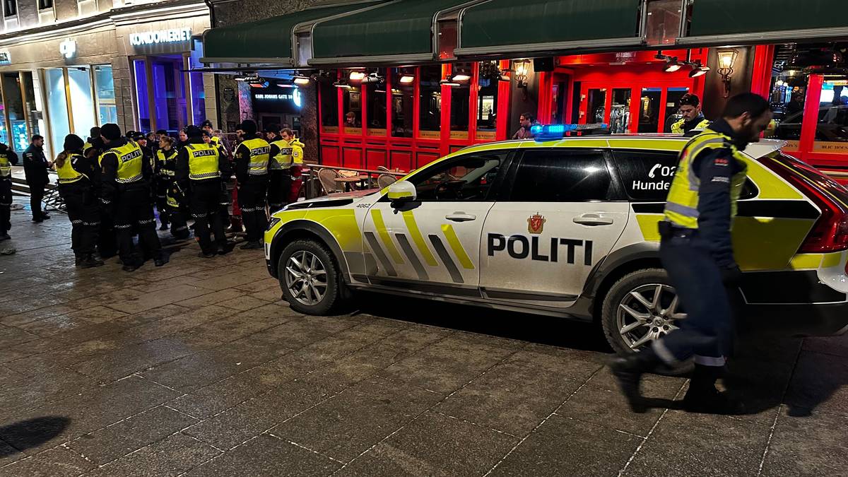 Flere hundre berusede ungdommer på Karl Johan – måtte stenge utested