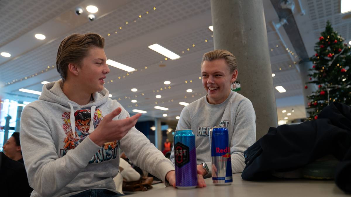 Slutter å selge energidrikk i kantina: – Folk burde få drikke det de vil