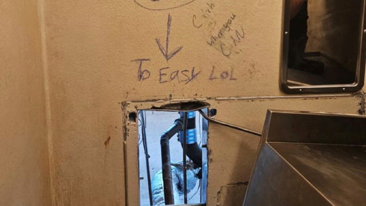 Ti innsatte rømte gjennom doveggen i New Orleans