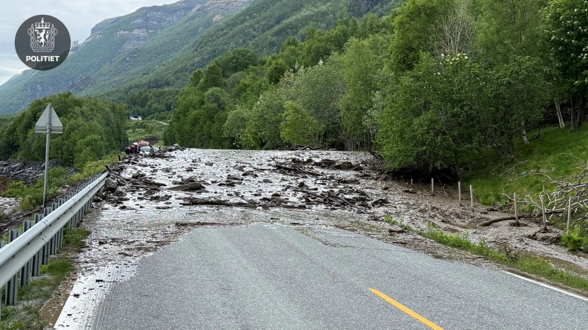 Jordras i Kåfjord i Troms: E6 stengt