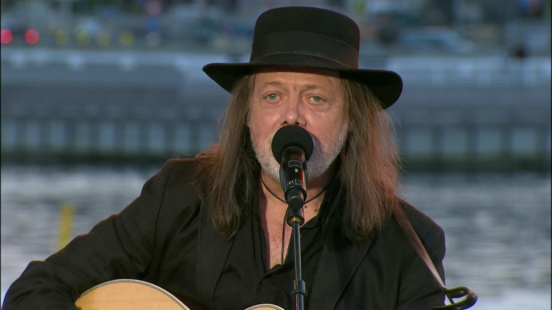 Lillebjørn Nilsen – « Bysommer» – NRK