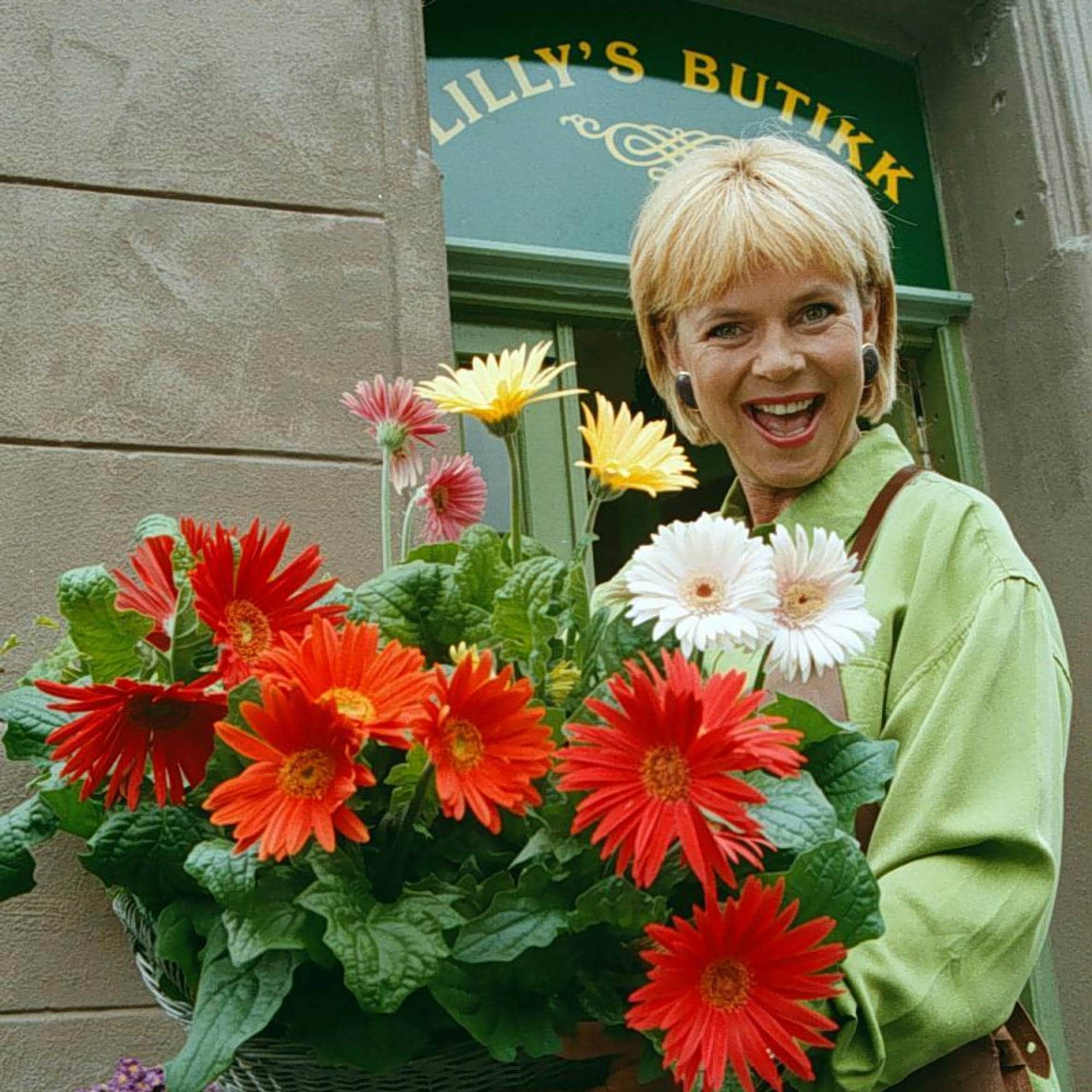 NRK1 mandag 28. august <br>Lillys
butikk (1:56)<br>Lilly (Kari-Ann Grønsund) vil åpne butikk på Grünerløkka hvor
hun vokste opp. <br>(NRK-foto: Barbara
Halden).<br> NRK1 mandag 28. august <br>Lillysbutikk (1:56)<br>Lilly (Kari-Ann Grønsund) vil åpne butikk på Grünerløkka hvorhun vokste opp. <br>(NRK-foto: BarbaraHalden).<br>