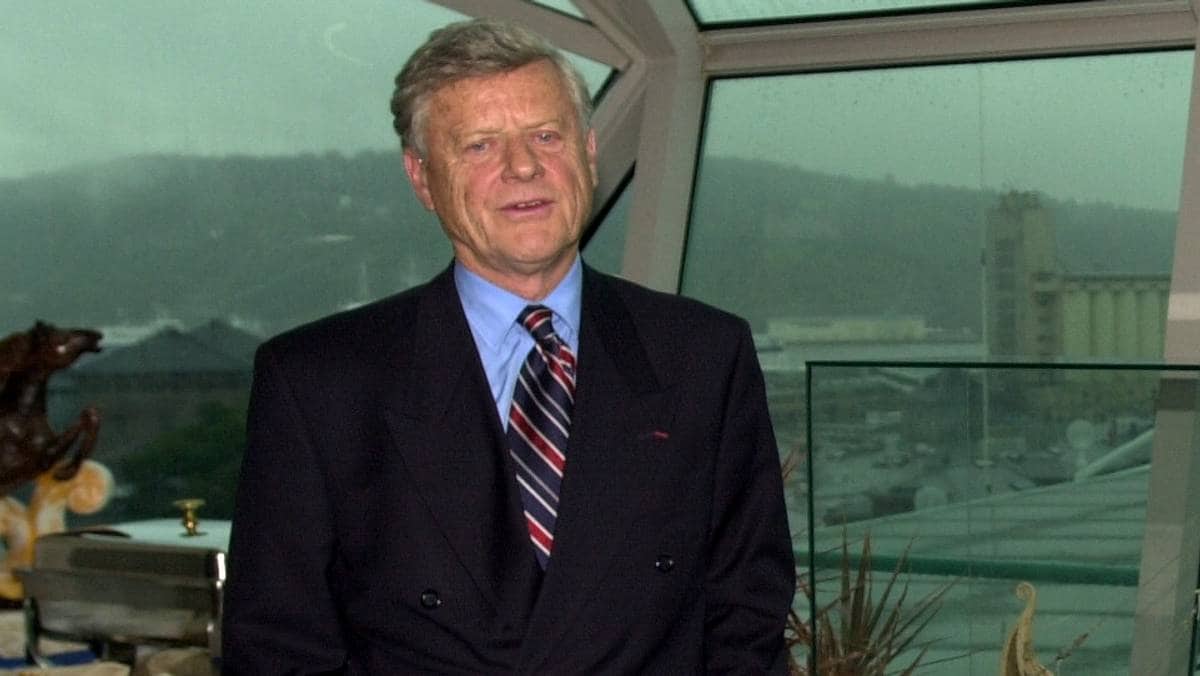 Arne Wilhelmsen er død – Siste nytt – NRK