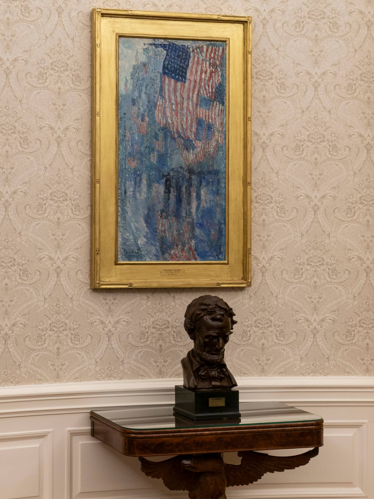 Statue av president Abraham Lincoln i Det ovale kontor i Det hvite hus.