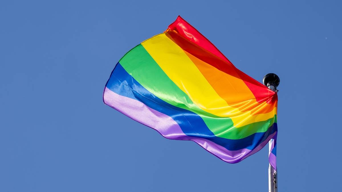 Barneombudet ber skoler heise pride-flagg i juni
