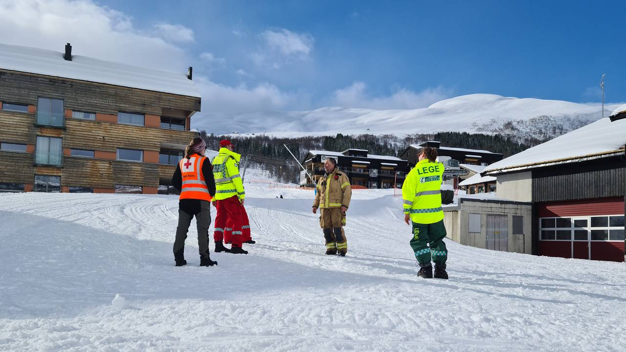 Leiteaksjon, snøskred i Myrkdalen.