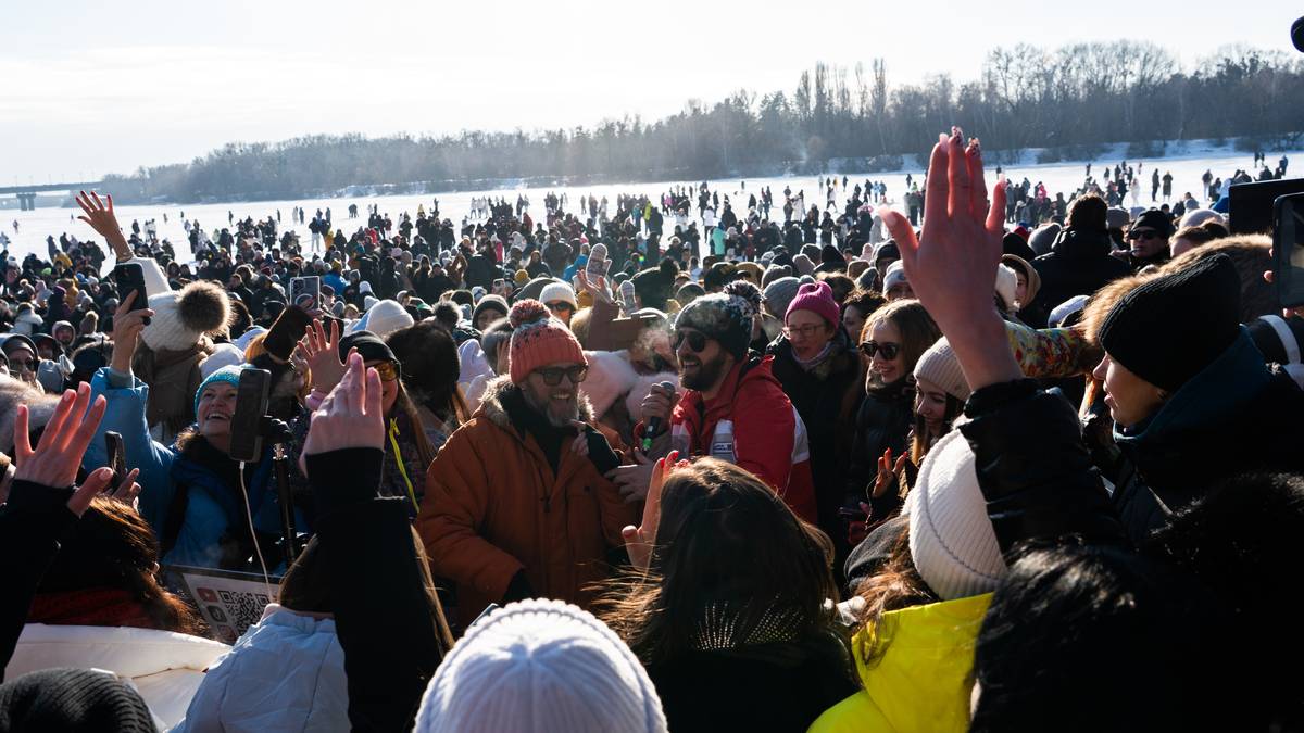 Festvideoene fra Kyiv går viralt: – Jeg våknet opp i sjokk