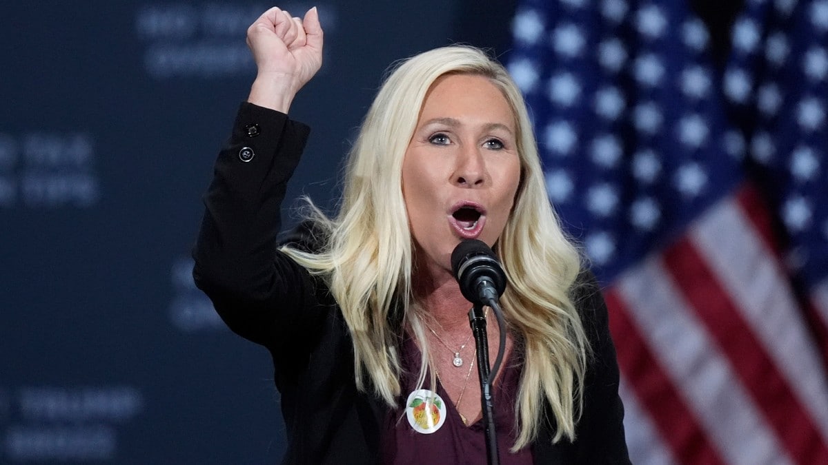 Trump kritiker Marjorie Taylor Green gir seg i politikken