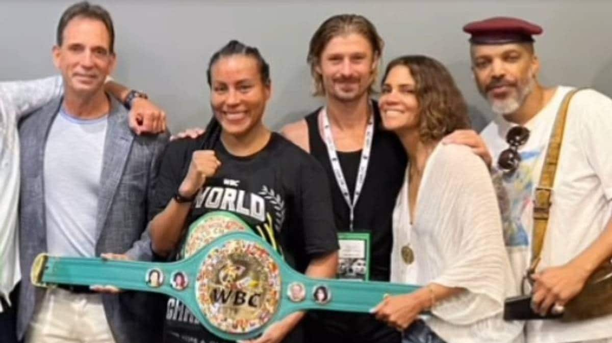 Cecilia Brækhus vant i Las Vegas – ga WBC-belte til Oscar-vinner