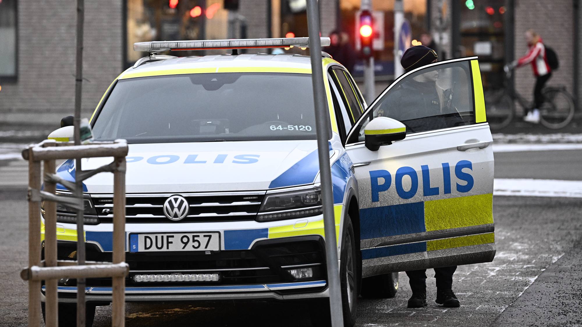 Polis