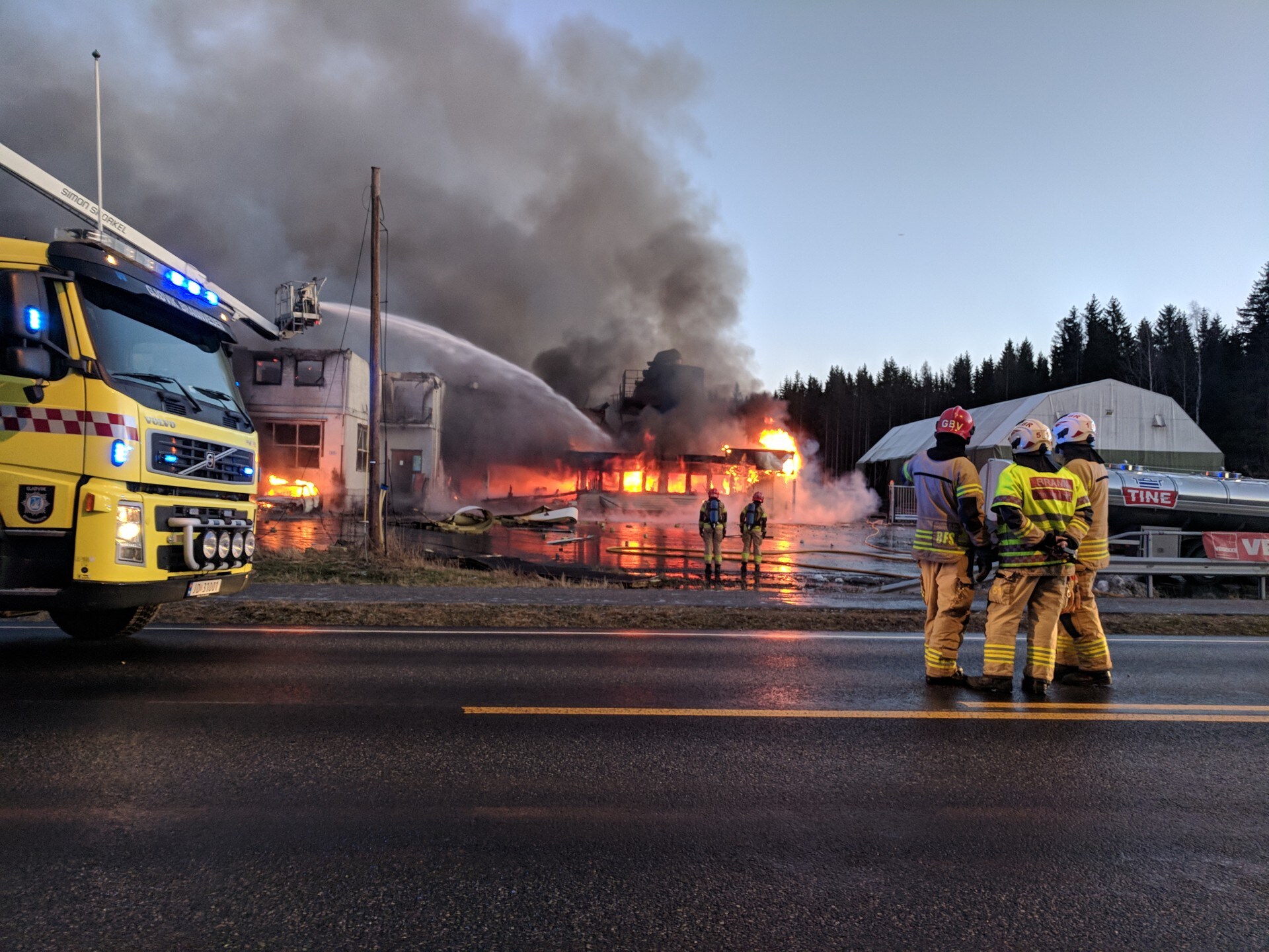 Storbrann I Smelteverk På Toten – Siste Nytt – NRK