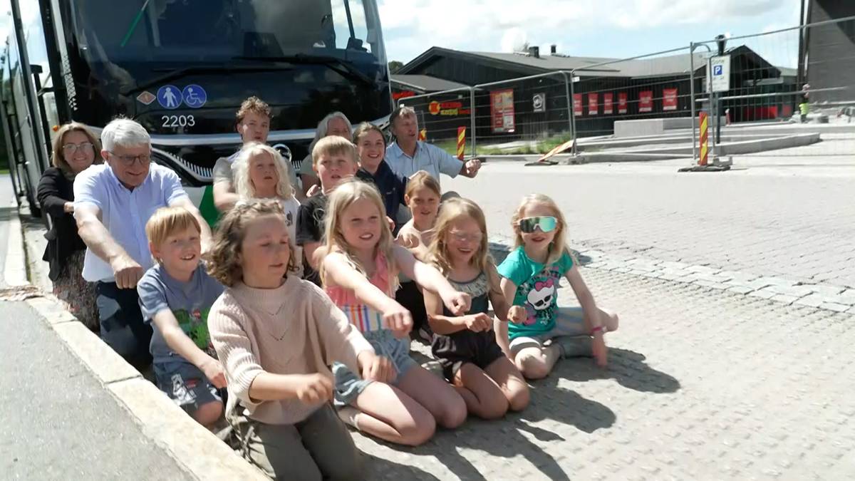 Fylkesordføreren VM-rodde med skolebarn i Bykle