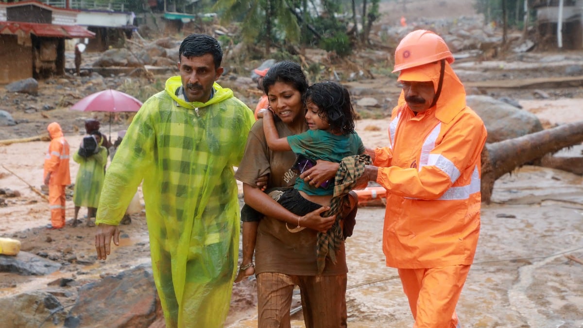 Flere enn 100 døde i jordskred i India