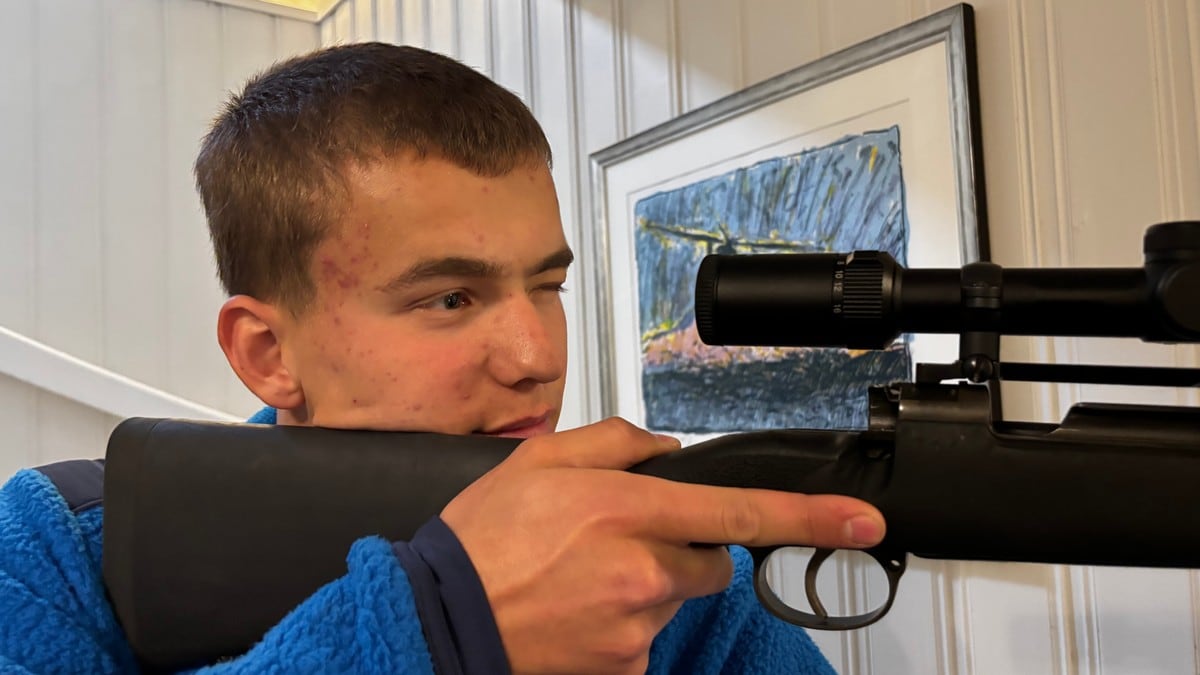 Vil ha flere unge jegere: Vebjørn (19) gleder seg mer til elgjakt enn jul