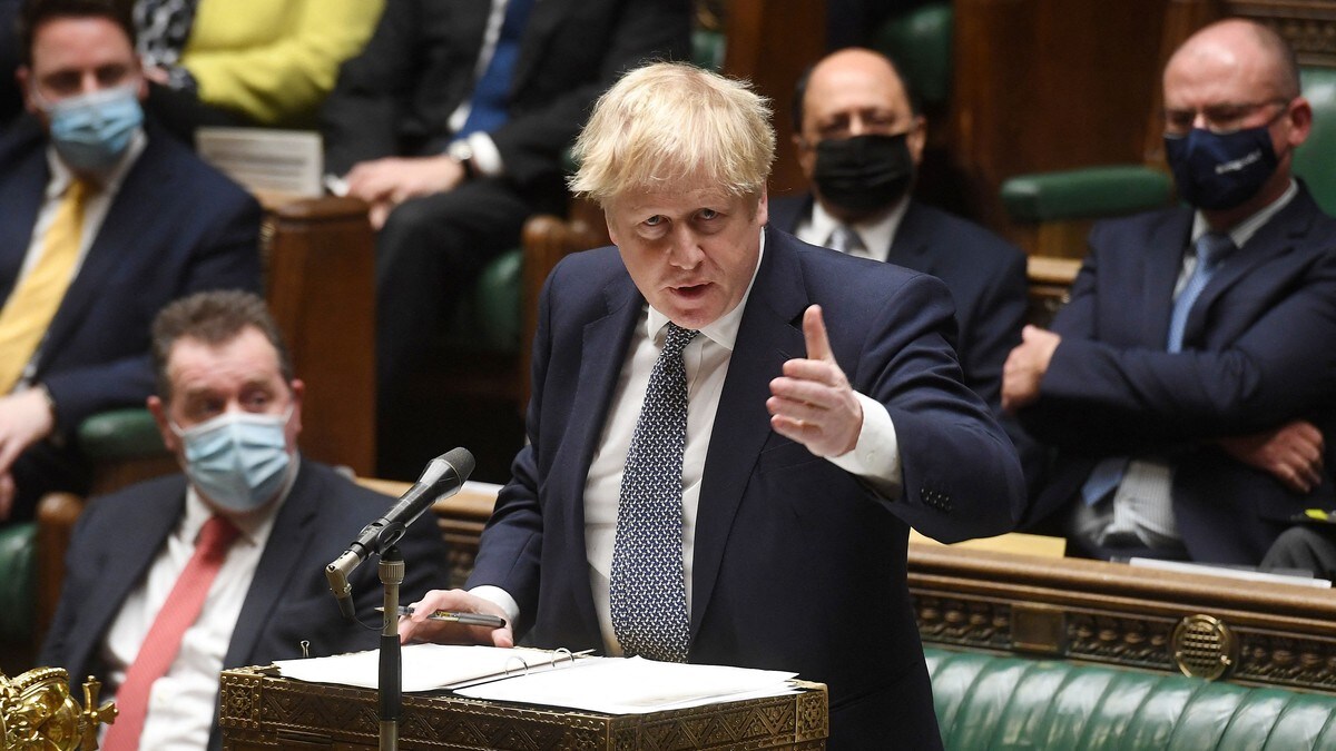 Boris Johnson sier unnskyld, men nekter å trekke seg