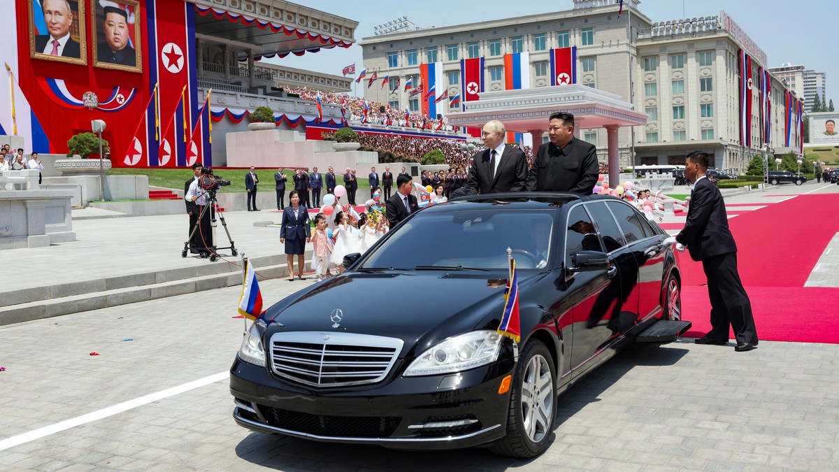 Putin gir russisk limousin til Kim Jong-un