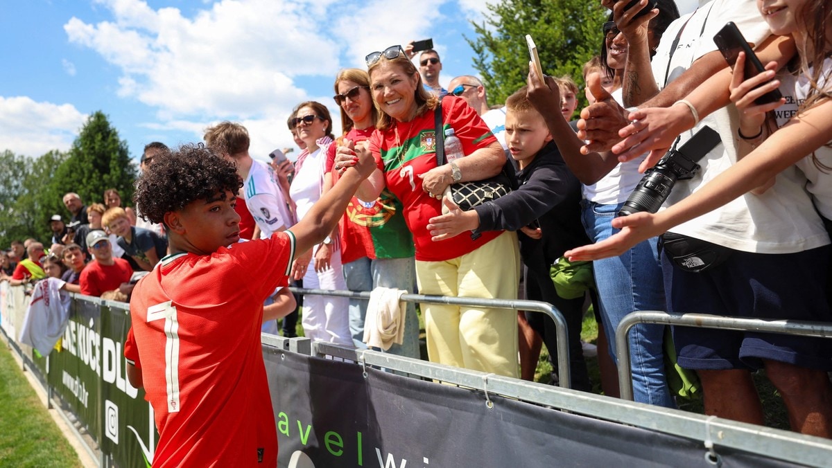 Ronaldo sin sønn (14) scoret to mål for Portugal U15