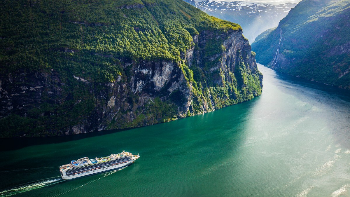 Droppar verdsarvfjordane og drar til hamner med lågare miljøkrav