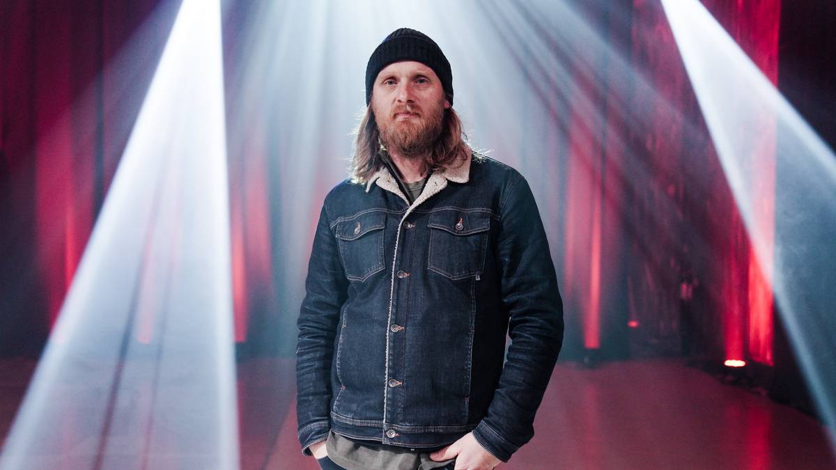 Erlend Ropstad hedres med eget skilt i hjembygda