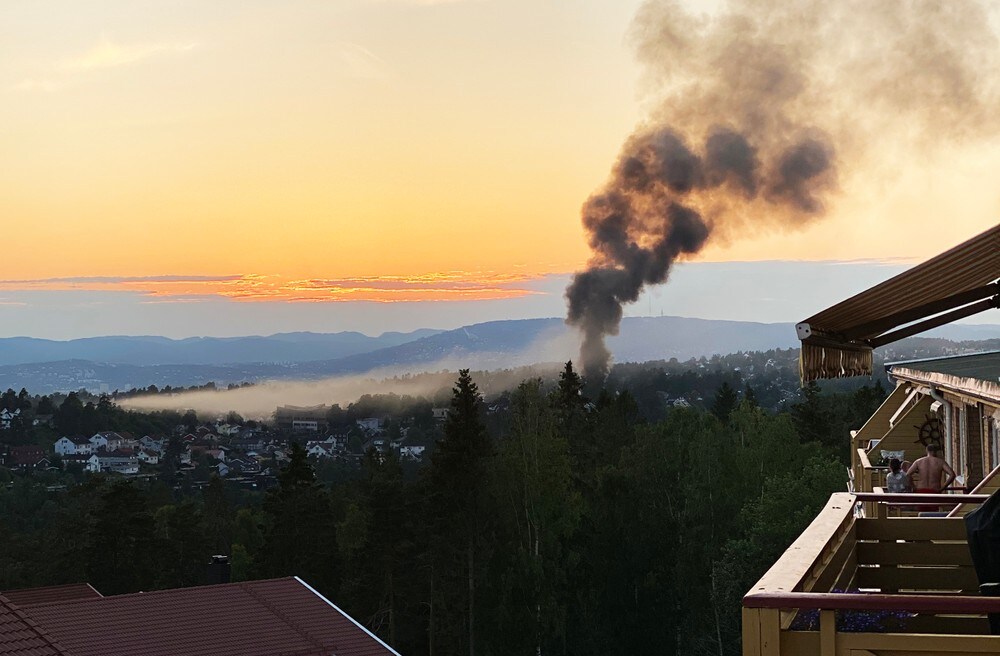 Enebolig brenner på Nordstrand – fare for spredning