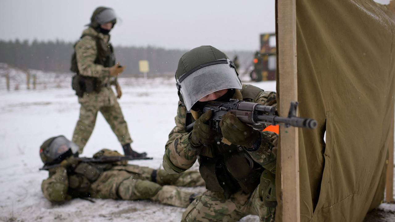 Kadettar ved det belarusiske militæret under ei øving i Minsk-regionen.