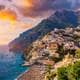 Shutterstock Solnedgang i Positano, Italia.