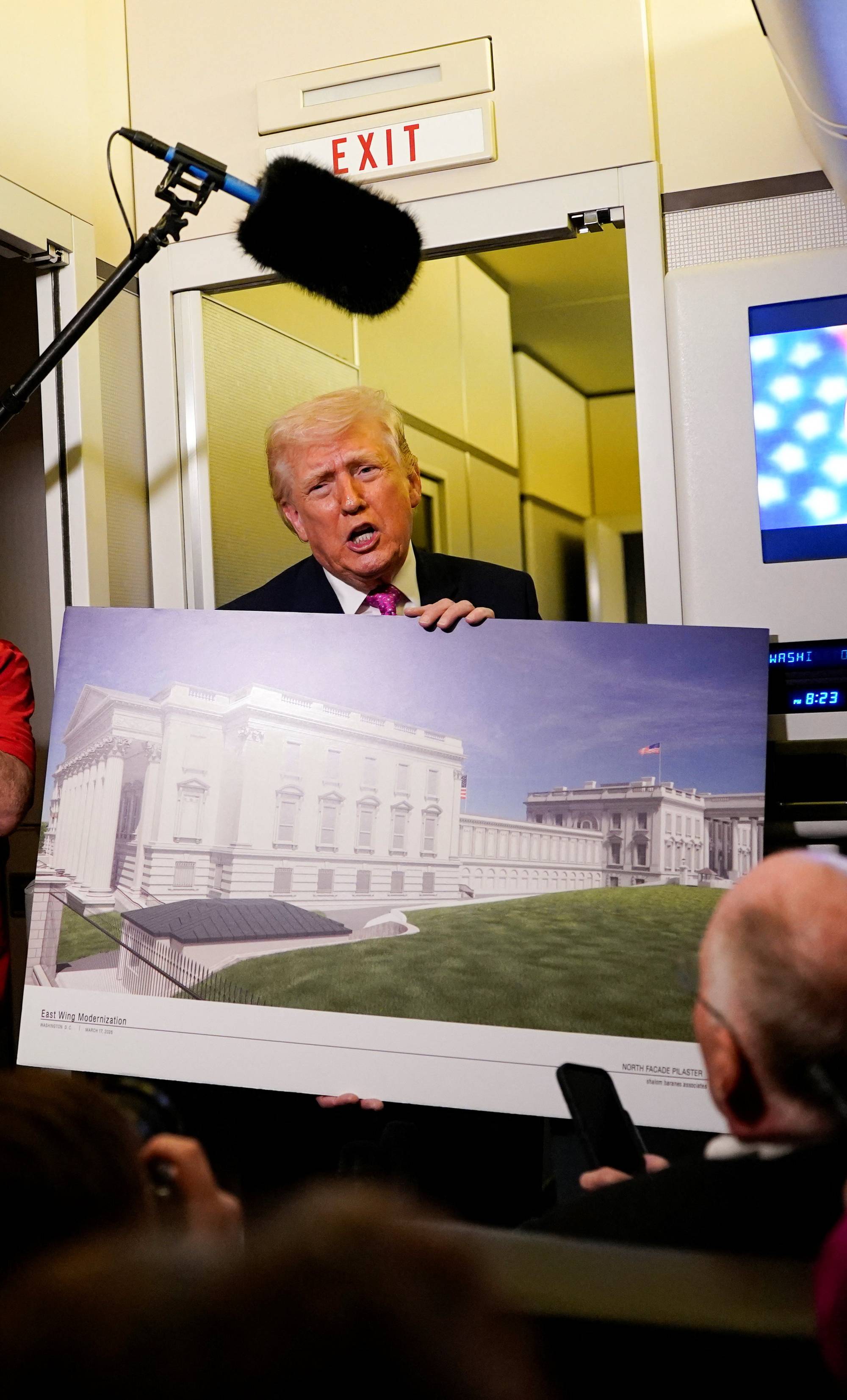 Trump viser fram planer for ballsal