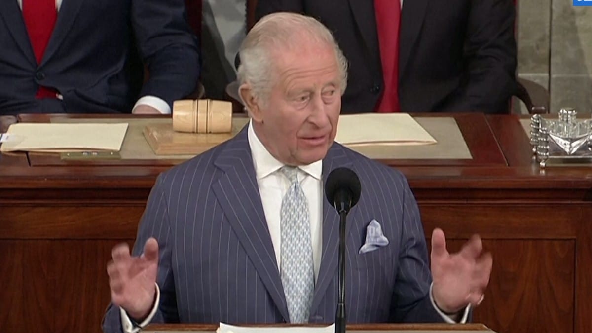 Stående applaus for kong Charles i Kongressen