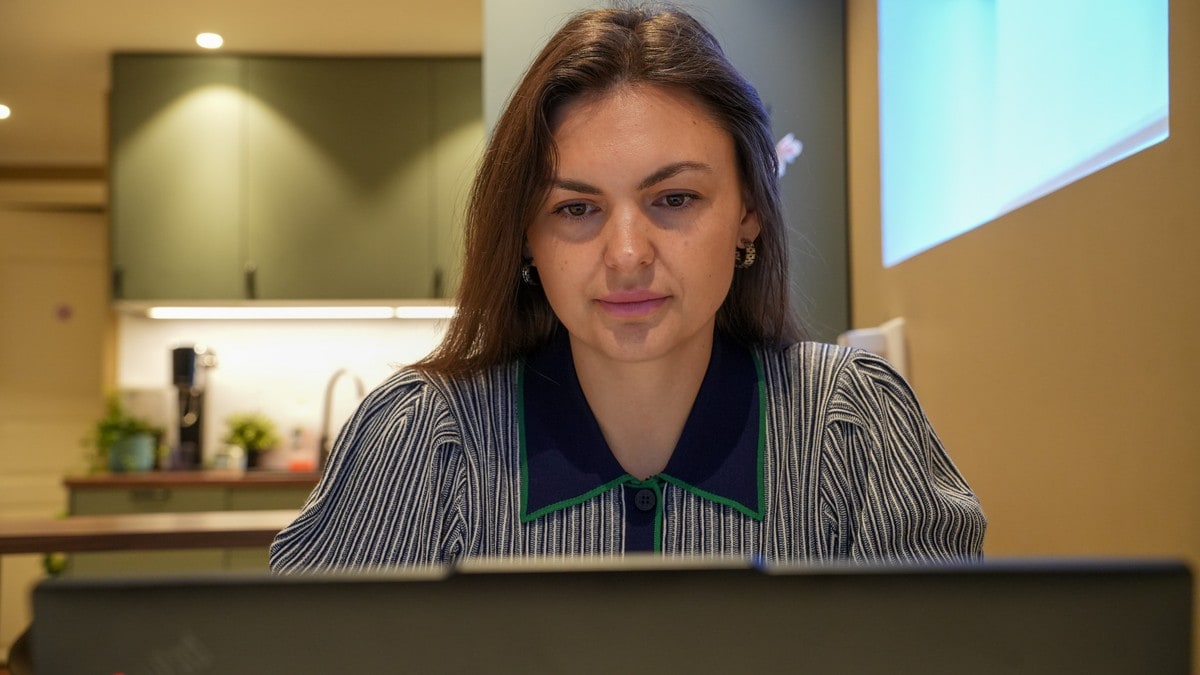 Tetiana (34) frykter hun tjener for lite for å få bli i Norge
