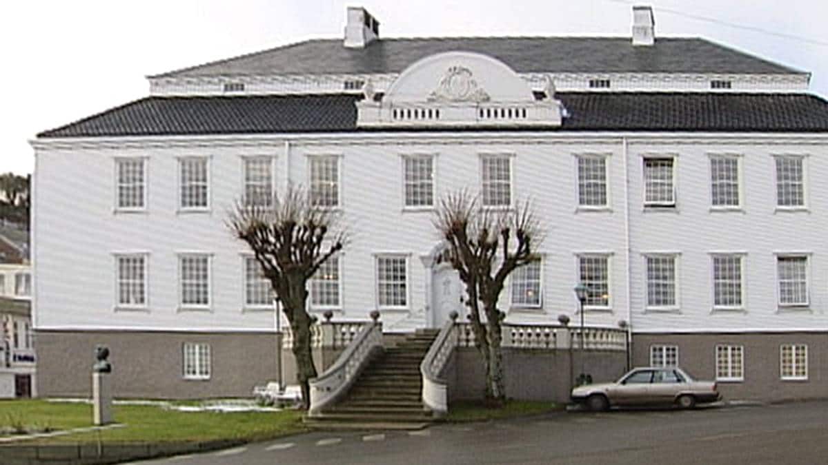 Flere ansatte i Farsund er urolige