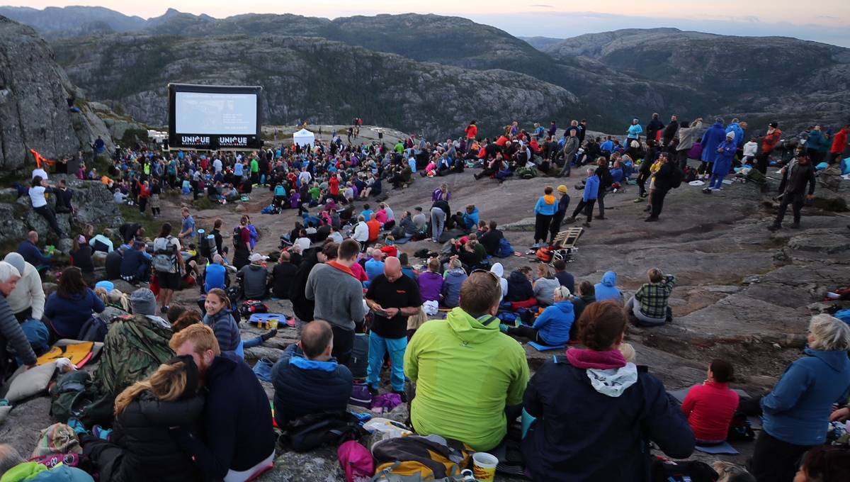 Hollywoodstjerner til Preikestolen