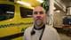 Frank Nygård / NRK Klinikksjef for prehospital klinikk ved Helgelandssykehuset, Jørgen Nilsen ser i kamera og står inne i ambulansegarasja.
