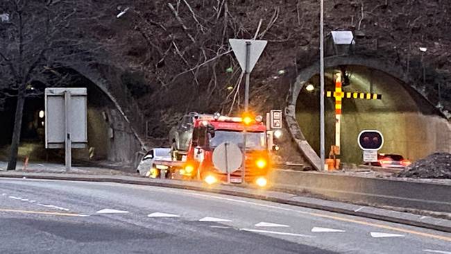 Fleire Bilar I Trafikkuhell I Bergen Nrk Vestland 