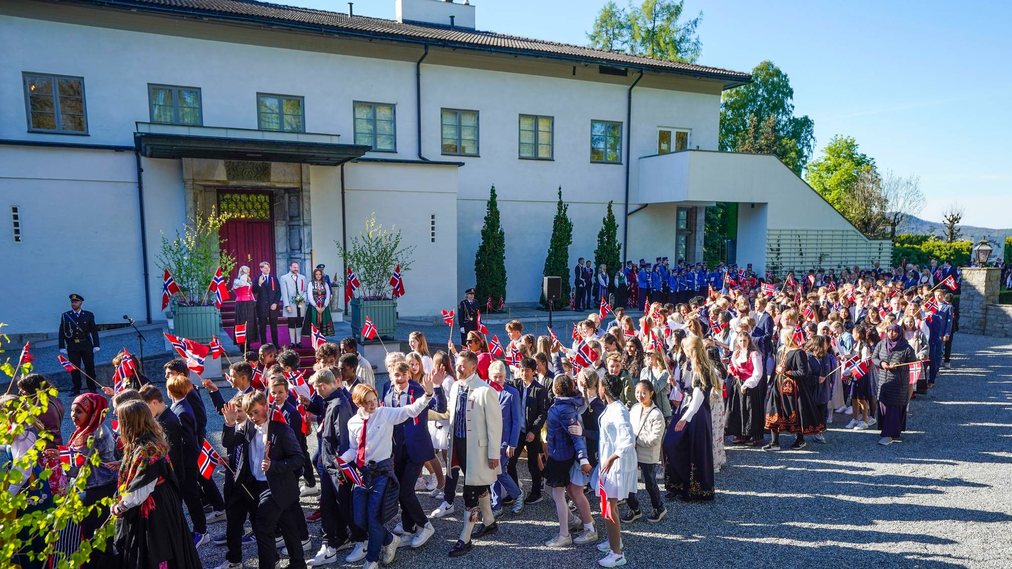 Asker Videreg ende Skole Gir Elever Ekstra Fridag For G I 17 Mai Asker Videreg ende Skole Gir Elever Ekstra Fridag For G I 17 Mai