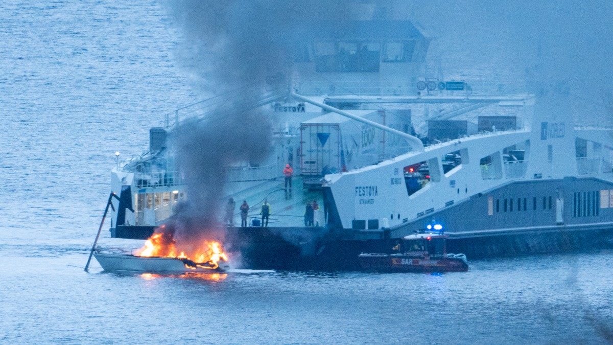 Brann i seglbåt i Ålesund