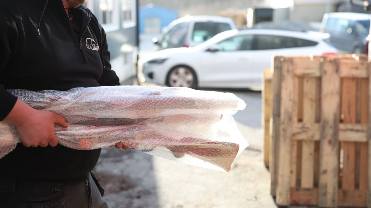 Stort våpenbeslag i Inderøy: Har båret ut våpen i to dager