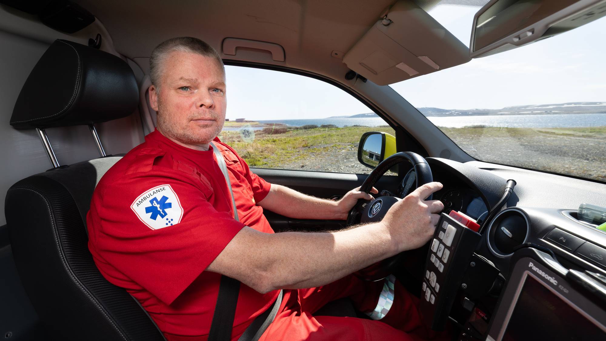 Stein Helge Stormo i ambulansen han kjører