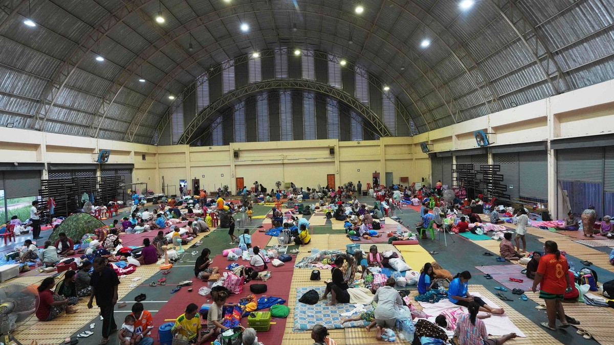 Grensekonflikt mellom Thailand og Kambodsja eskalerer: 138.000 evakuert
