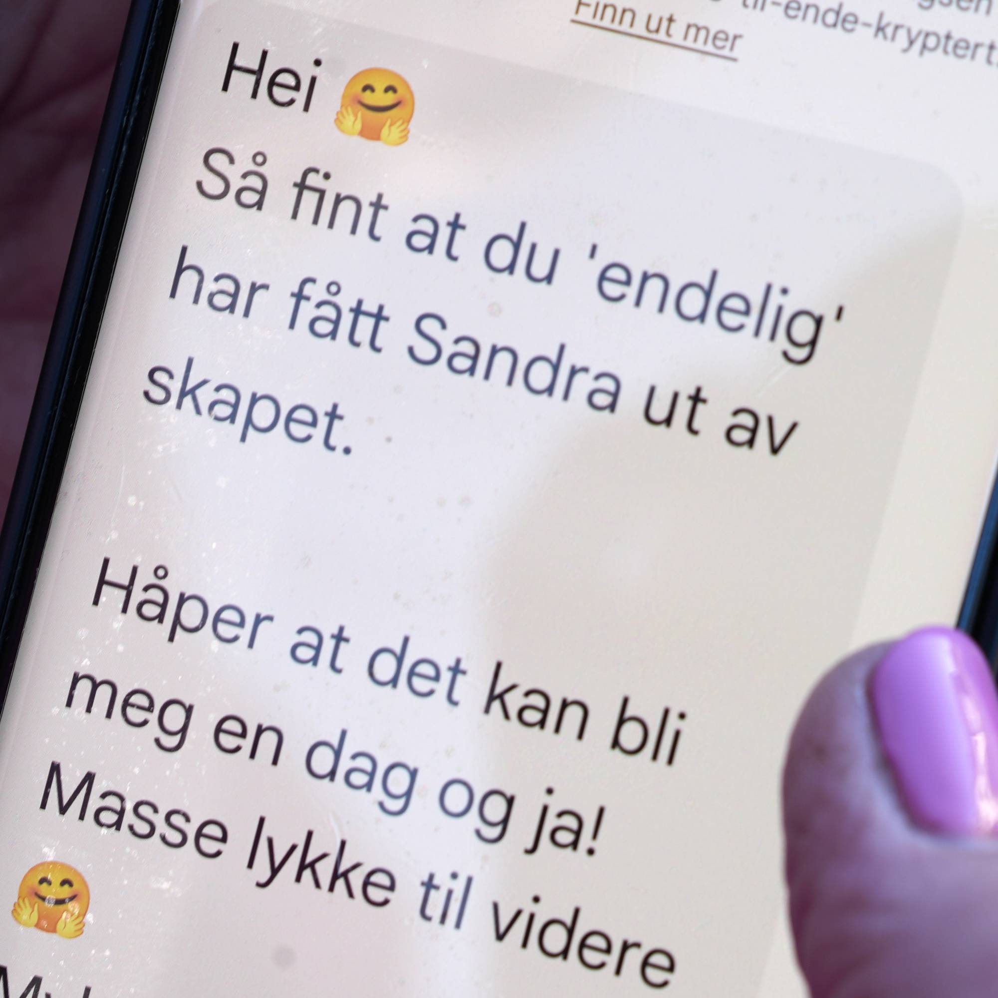SMS fra en som lurer på å komme ut av skapet