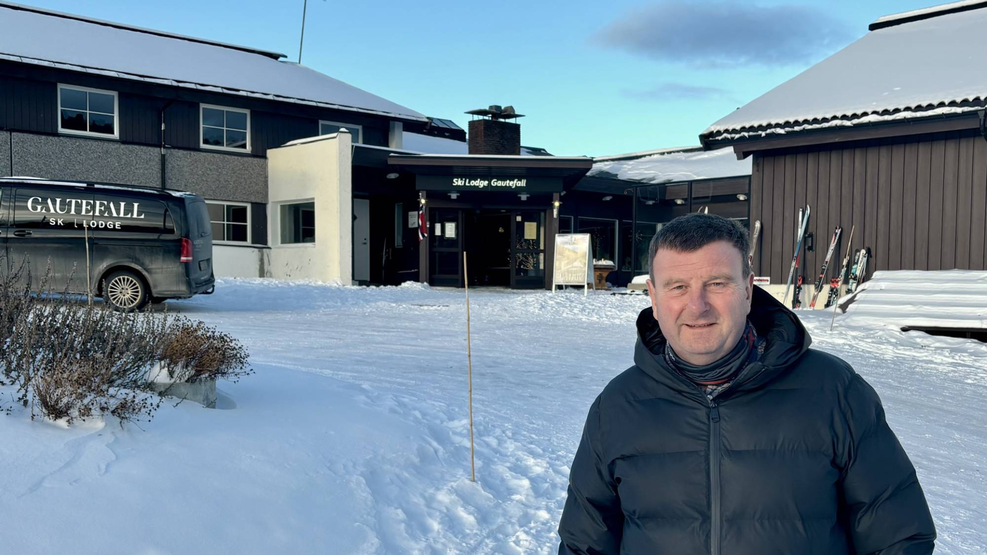 Jon Gelius foran Gautefall Turisthotell