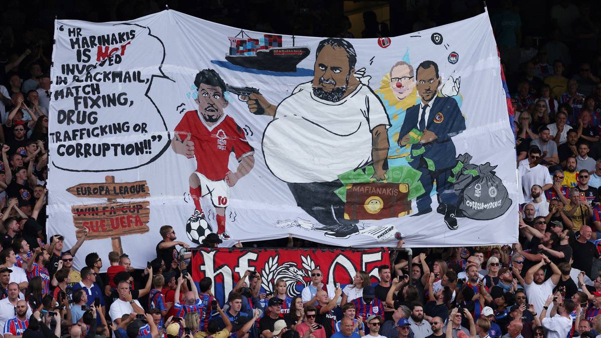 Palace etterforskes etter pistolbanner