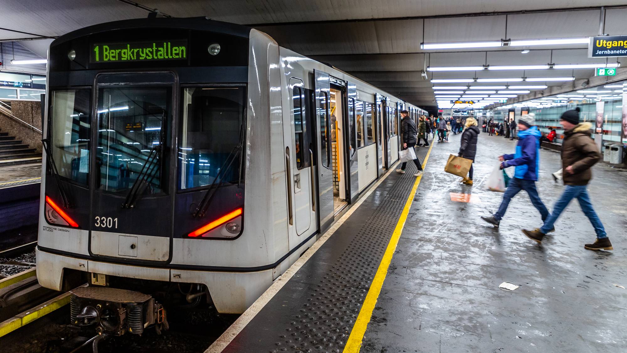 MX3000 T-banen på Jernbanetorget i Oslo