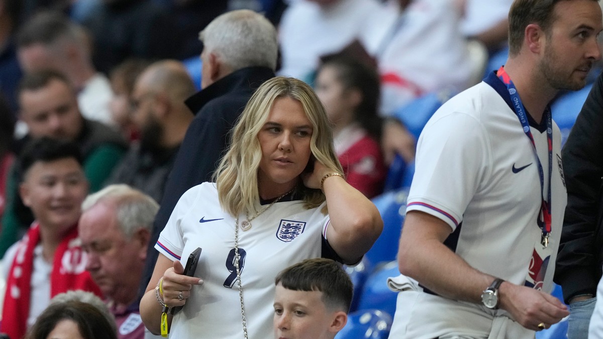 Englands spillere får familiebesøk før avgjørende EM-kamp