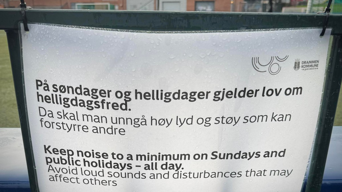 Drammen kommune fjerner feilaktig støy-skilt ved Marienlyst stadion