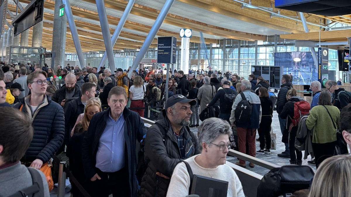 Lange køer på Oslo Lufthavn: – Jeg gir opp og går hjem