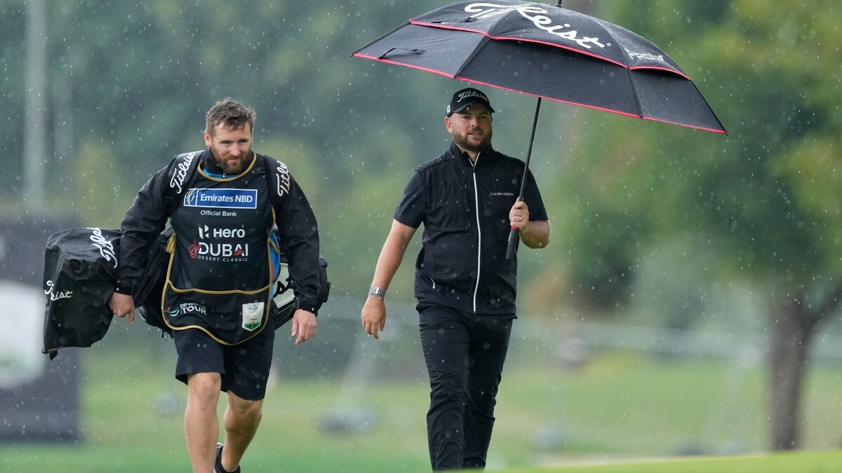 Kofstad på etterskudd i Dubai – turneringen forsinket av regn