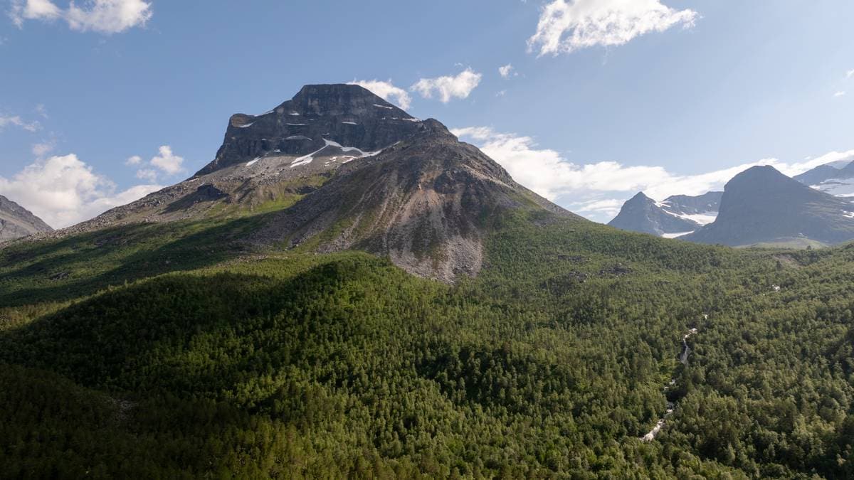 Fjellet har bevegd seg 2,5 meter: – Det er naturkreftene jeg tror fascinerer