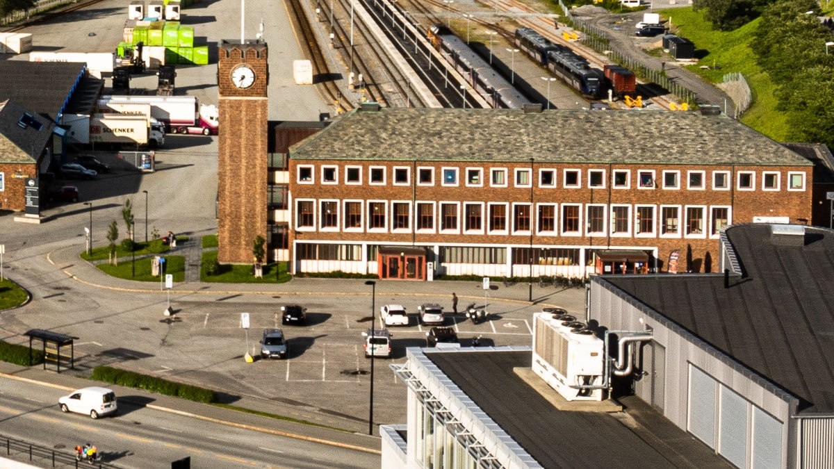 Parkeringsplasser kan ryke etter busskritikk
