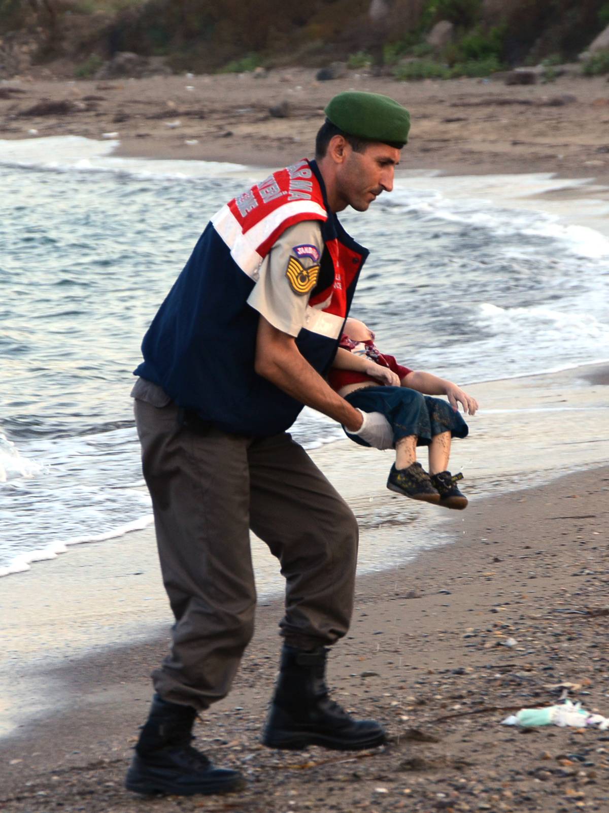 Boy erkaklarning xotinlarining yashirin kamera tasvirlari Uy qurilishi porno video mobil versiyasi